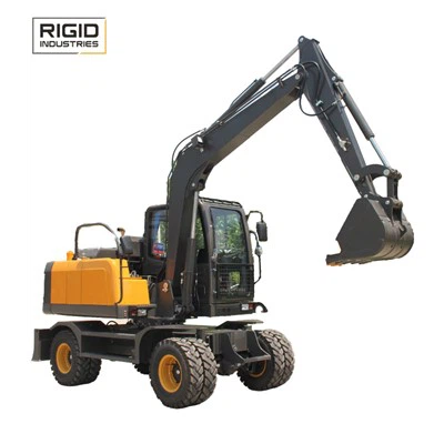 8-тонный колесный экскаватор